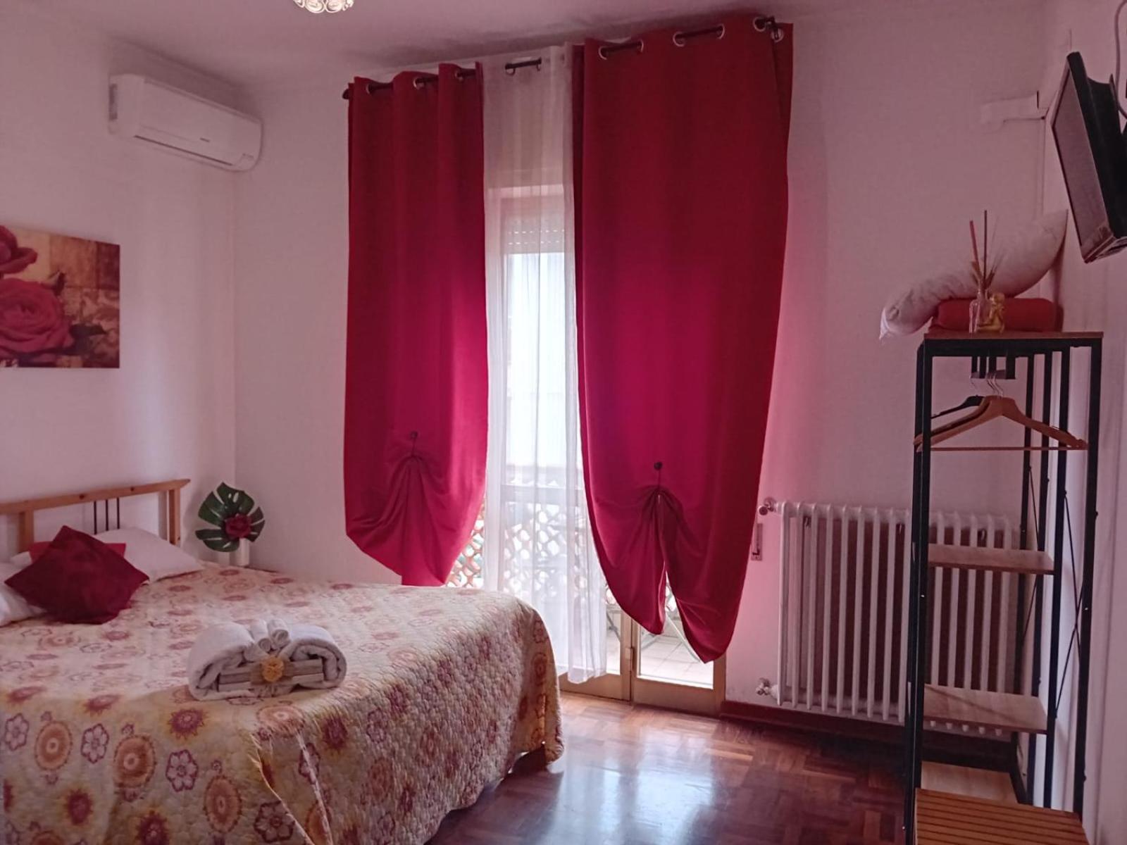 Florinda B&B Виареджо Экстерьер фото