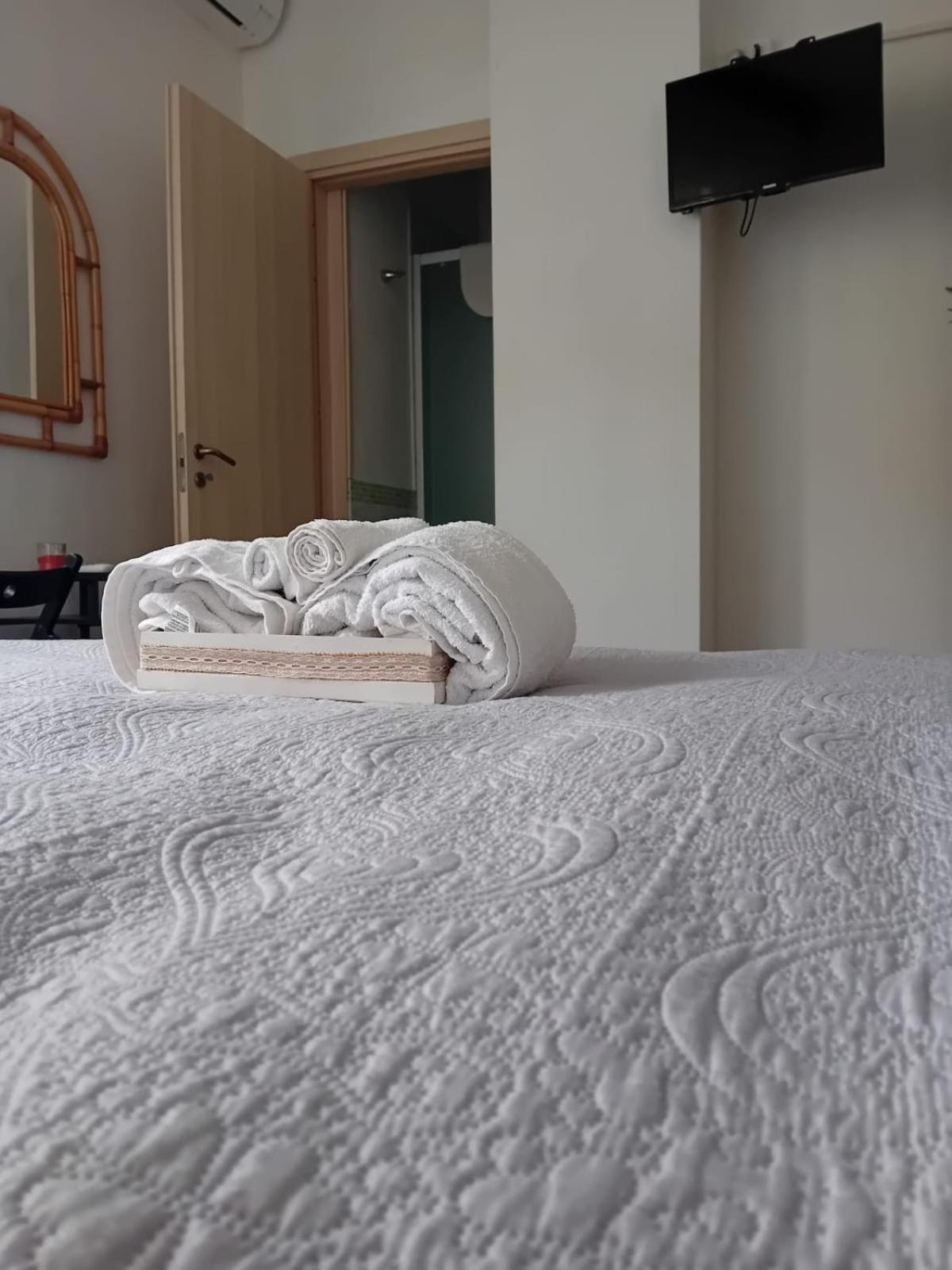 Florinda B&B Виареджо Экстерьер фото